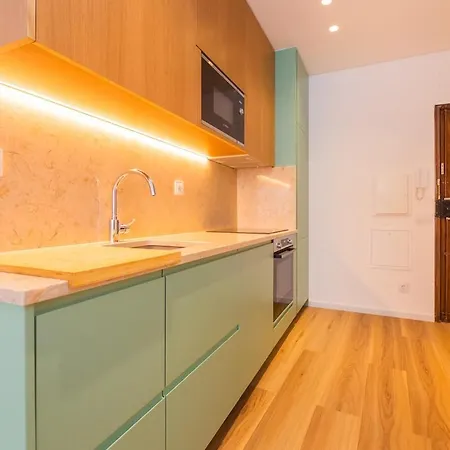 Palace - A Chic Getaway Apartment