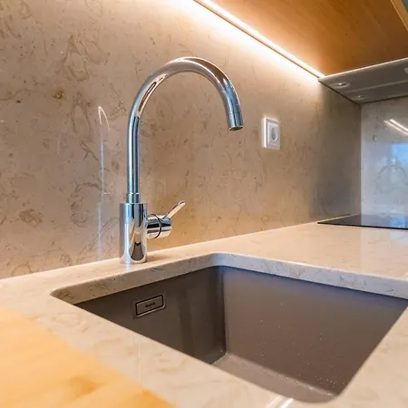 Palace - A Chic Getaway Apartamento *